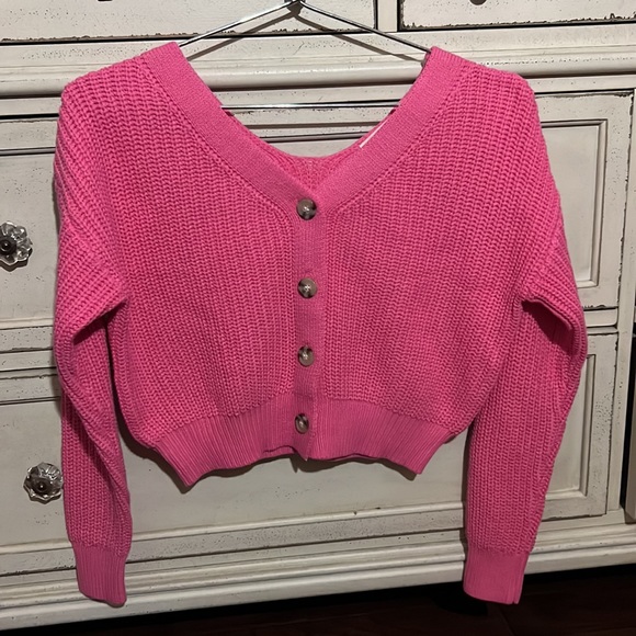 Jessica Simpson Sweaters - Jessica Simpson cropped longsleeve knit sweater vneck oversized button up Small